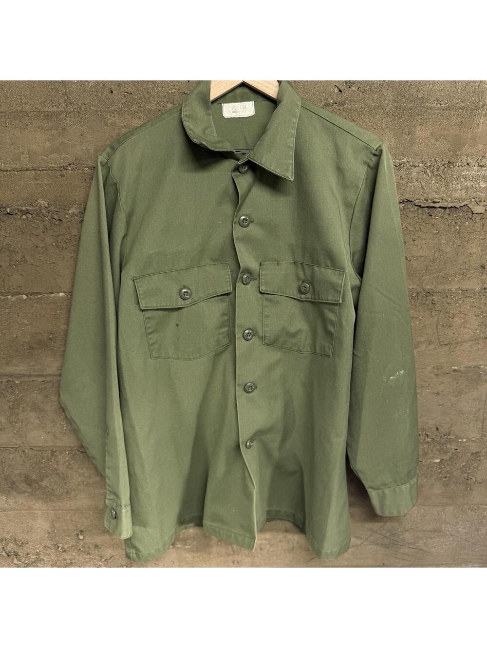 Vietnam War era US og-107 Utility Shirt Sateen Cotton Green - Size M